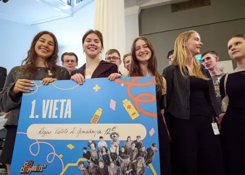 Ministru kabinetā godina 'Čē Čē Čempionāts” uzvarētājus
